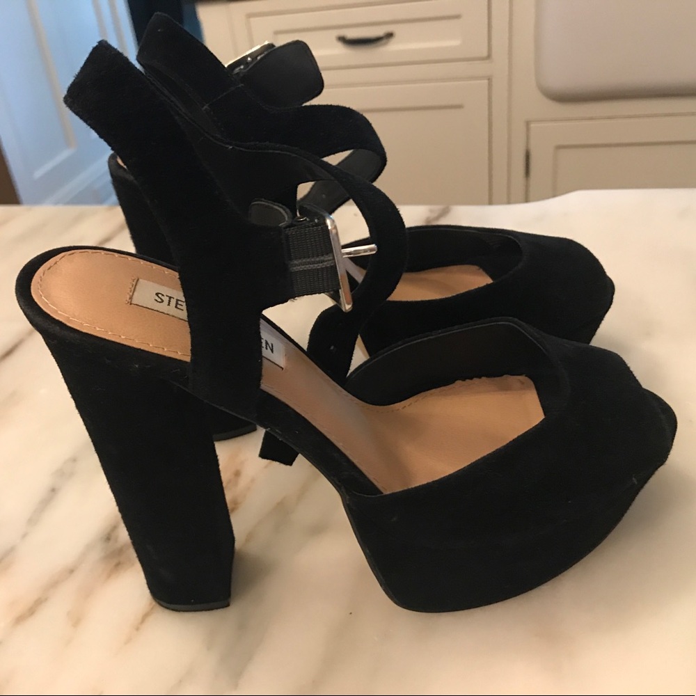 Steve Madden Madeline Black Suede platform heals